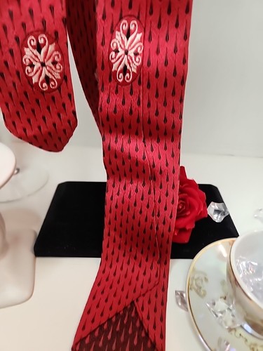 Charley Geiger's INC Haberoashery Lakewood Necktie Red And White  - Picture 12 of 14