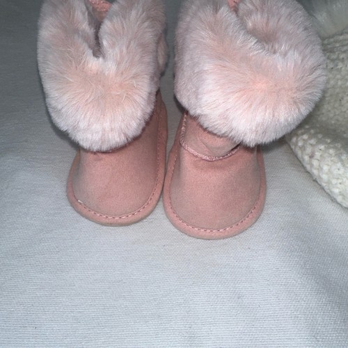 Baby Winter Accessory Set – Knit Pom Hat, Fur Boots & Warming Socks (Size 0-3M) - Picture 5 of 11