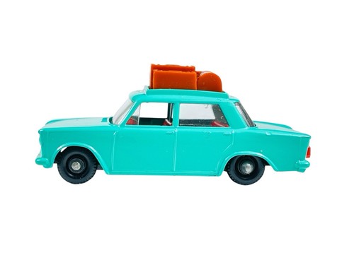 Matchbox Lesney No. 56 Green Fiat 1500 and Roof Luggage w/E3 Style Box - Picture 2 of 12