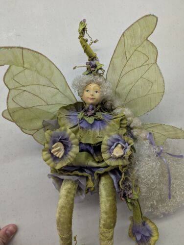 Mark Roberts Collection Fairy - Woman with long hair and Wings - green & purple - Picture 3 of 3