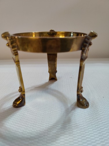 Table Top Footed Brass Display Stand , 3 1/4"x 3 1/2" - Picture 5 of 11