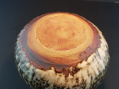 Janet Leach Studio Pottery Squat Asymmetric Heavily Textured Bottle Vase 20cm - Picture 10 of 11