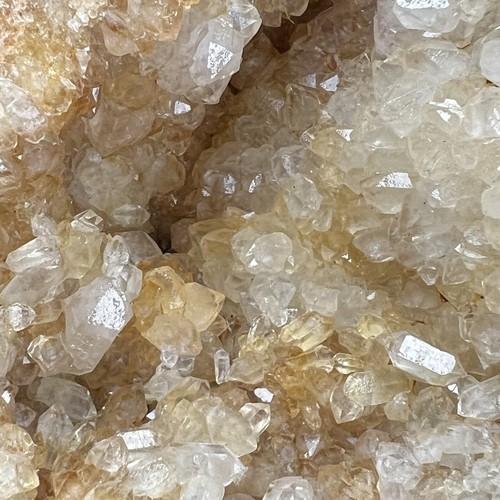 Geoda 4” Cuarzo Cristal Racimo Natural Dorado Curandero Hierro Citrino Espécimen - Imagen 6 de 9