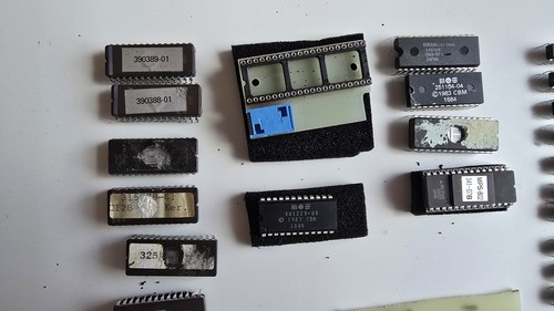 CHIPS Chipsatz IC´s Speicher Bausatz Commodore C64 , Amiga ? Konvolut - Bild 2 von 6