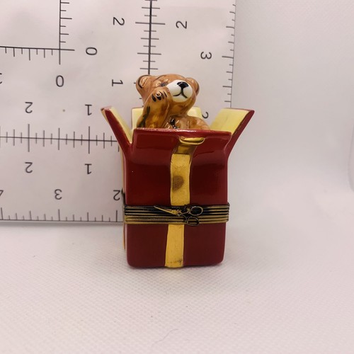 Limoges Box ~ TEDDYBÄR in ROTER GESCHENKBOX ~ La Gloriette Peint Main Frankreich - Bild 3 von 9