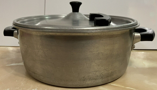 Wear-Ever Aluminum Cauldron 3 Quarts Made in Canada # 1298 Bakelite Handles - Picture 2 of 10
