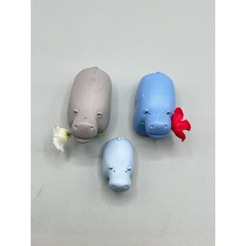 Handcrafted Polymer Clay Family of Hippos with Flowers Figurines Hippopotamus - Bild 5 von 8