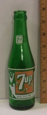 1940-48 VINTAGE 7UP ACL 7 OUNCE BUBBLE BATHING SUIT GIRL GREEN GLASS BOTTLE
