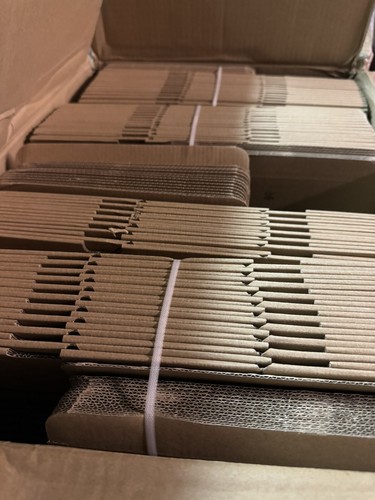 Adidas Yeezy Boost 350 Caja de Zapatos Vacía Solo Lisa Sin Etiqueta de Talla NUEVO Embalaje Original - Imagen 2 de 11