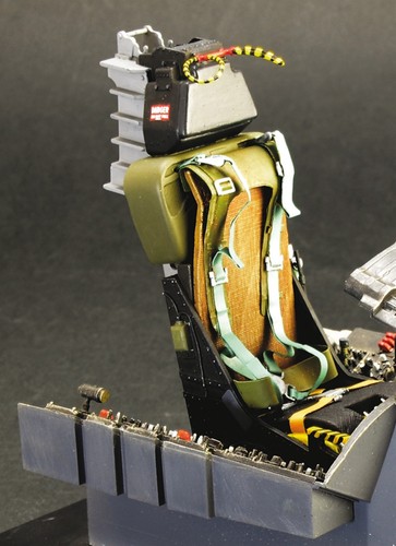 Italeri Plastic Model kit scala 1/12 Lockheed F-104G comandi abitacolo #2991 - Foto 5 di 12