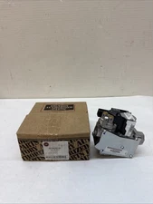 Gas Valve EF33CW180 Carrier Factory Authorized Parts White Rodgers (1J)
