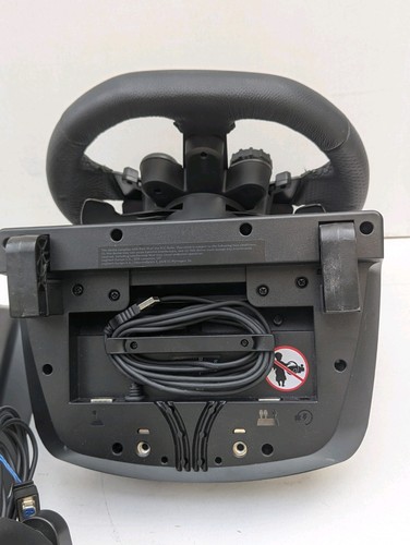 Logitech G923 Trueforce Steering Wheel, Pedals and Shifter Bundle PS4/PS5/PC - Picture 5 of 7