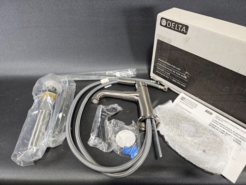 Delta 548LF-SSMPU Bathroom Faucet - Picture 1 of 6