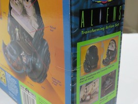 Aliens - Micro Machines - Transforming Action Set - 1997 - New In Box - SEALED