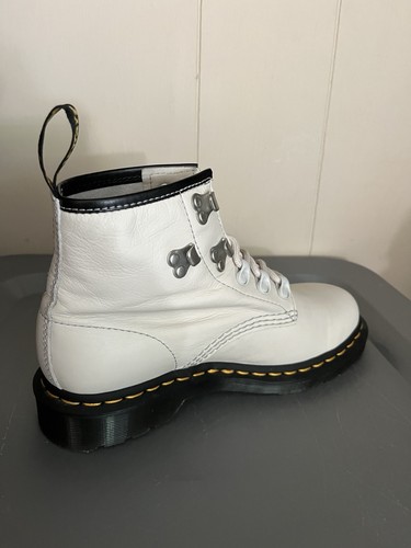 DR. MARTENS 101 Hardware Virginia Leather Lace Up Boot Ivory Size 7- Worn Once - Picture 5 of 8