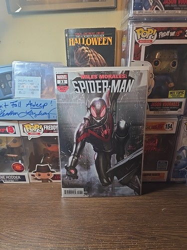 Miles Morales: Spider-Man #33 Villains' Reign Variant - Picture 1 of 13