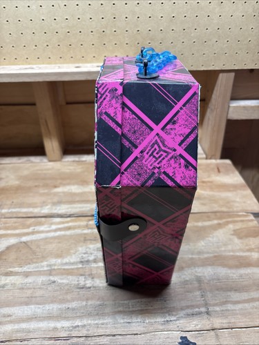 Monster High Draculocker Coffin Doll Case Fast Shipping - Picture 4 of 12