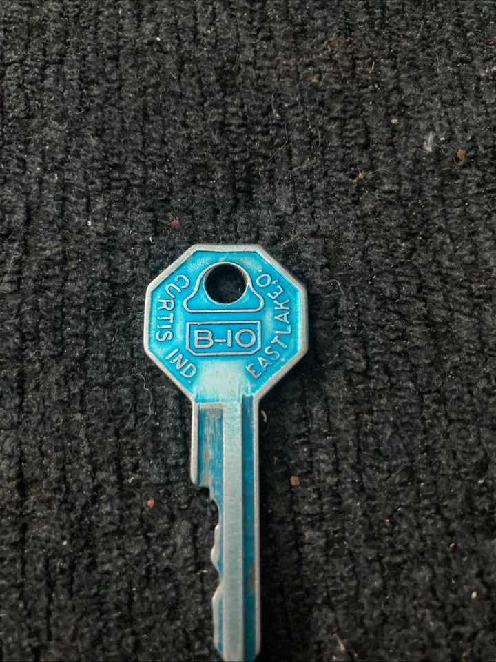 VINTAGE Blue CURTIS IND. B-10 EASTLAKE.O KEY FITS GENERAL MOTORS CARS - Image 2 of 4