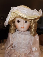 The Heritage Collection Ashely 16" Porcelain Doll 1988 Vintage