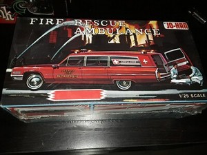 JO-HAN FIRE RESCUE AMBULANCE 1/25 キャデラック X-RAY: ☼RARE