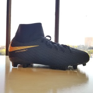 gold soccer cleats youth