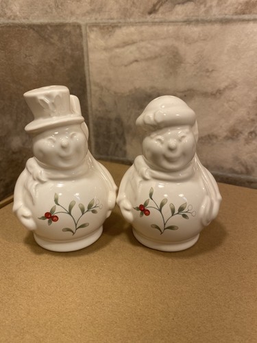 Pfaltzgraff Winterberry Navidad Muñeco de Nieve Sal y Pimienta Agitador, Usado - Imagen 1 de 4