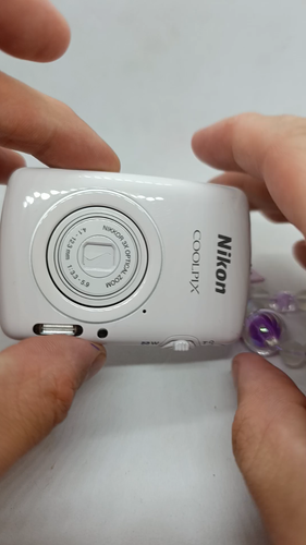 Nikon COOLPIX S01 Compact Digital Camera white color 10.1MP w/ charger & case - Video 1 of 1