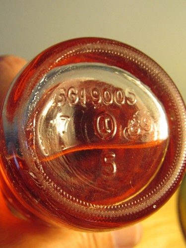 HOWDY Beverage Soda Bottle - 7up Seven-Up Co. - Strawberry - 1969 - Picture 6 of 7