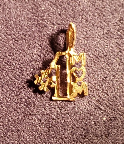 14k Yellow Gold Plated #1 MOM Pendant - Picture 3 of 4