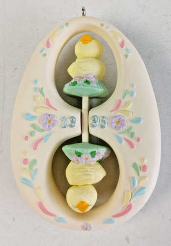 Vintage Hallmark Dated 1993 Easter Collection Ornament Chicks-on-a-Twirl #20628 - Picture 4 of 5