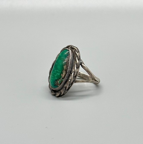 Old Pawn Navajo Sterling Silver and Turquoise Ring Size 4 1/4 - Picture 2 of 4