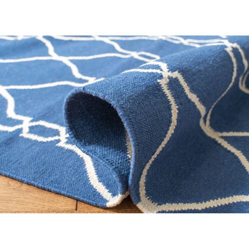 SAFAVIEH Dhurries DHU415A Handwoven Dark Blue Rug - Picture 7 of 19