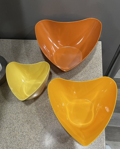 Rachel Ray (3) Orange Yellow Heart Shaped Melamine Nesting Bowls in EUC - Picture 4 of 12