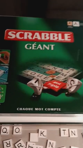 Megableu Scrabble juego de mesa clásico versión FR. DISPENSADOR DE PIEZAS DE REPUESTO - Vídeo 1 de 1