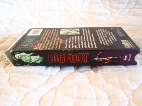 BIGFOOT VHS 70'S HORROR BIKER ACTION JOI LANSING JOHN CARRADINE CHRIS MITCHUM - Picture 7 of 8