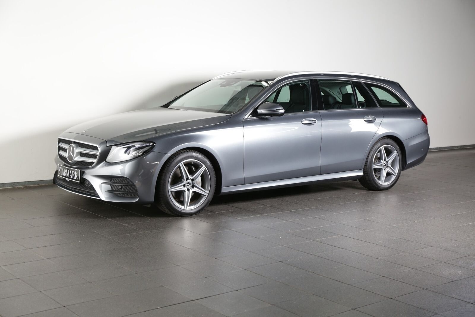 Mercedes-Benz E300 d 2,0 AMG Line stc. aut.
