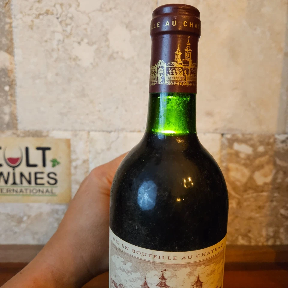 Chateau Cos d'Estournel 1988 vino de Burdeos, Saint-Estephe [WS-92pts] Foto 2 de 3