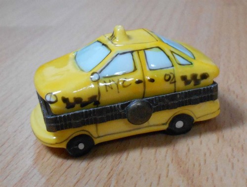 Ceramic Taxi Pill Box