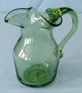 Vintage-Pilgrim-Hand-Blown-Art-Glass-Pitcher