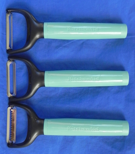 3 KitchenAid Y-Schäler, gerade Julienne Wellenschliff, Aqua Griffe, Abdeckungen, Exc. - Bild 7 von 8