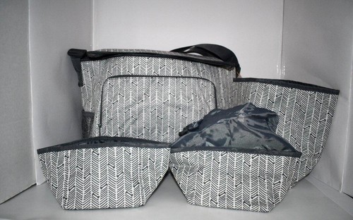 Thirty One Pet Travel Set in HerringBone NWT - Picture 2 of 11