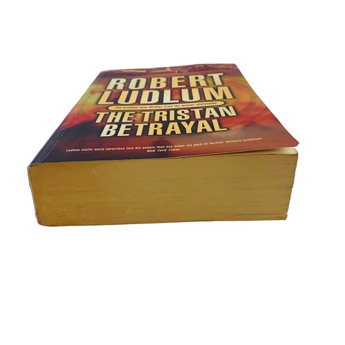 The Tristan Betrayal by Robert Ludlum Large Paperback Book Thriller Suspense - Picture 9 of 13