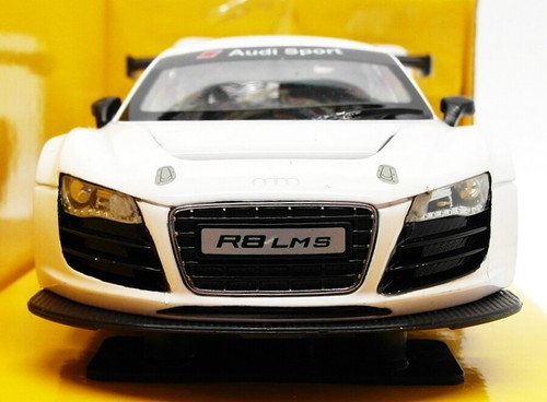 Rastar 1/24 Scale Diecast Model Car 56100 - Audi R8 LMS - White - Picture 4 of 5