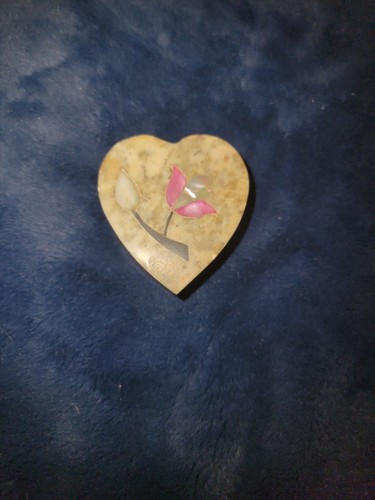 Marbled Soapstone Heart- Shaped  Trinket Box W/  Mother Of Pearl Inlayed Flowers - Picture 11 of 14