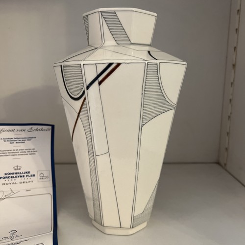 Jarrón Delft 1988 de colección pintado por M. de Bruyn Art Deco geométrico EXCELENTE - Imagen 3 de 22