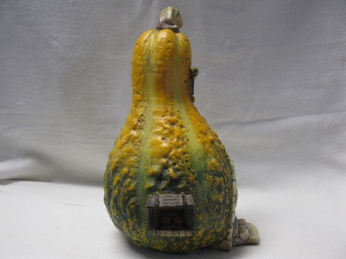 Fairy Garden Light Up Gourd House 2 AAA Batteries not included - Picture 4 of 10