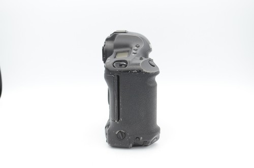 Canon EOS 1D Mark III DSLR Camera Body {10.1MP} with Battery & Charger - Picture 3 of 7