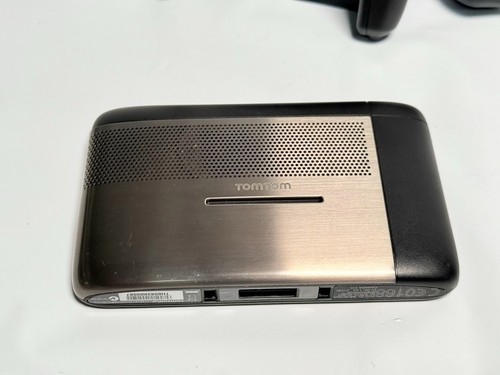 Tom Tom Go Model:4CS03 (4MF0.001.13) - Comes With Mount Bundle - Untested - Picture 3 of 5