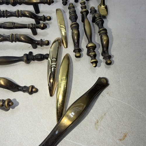 Konvolut Vintage Antik Amerock Bel mit Schubladenzügen Messingknöpfe Küche 33 Teile - Bild 2 von 9