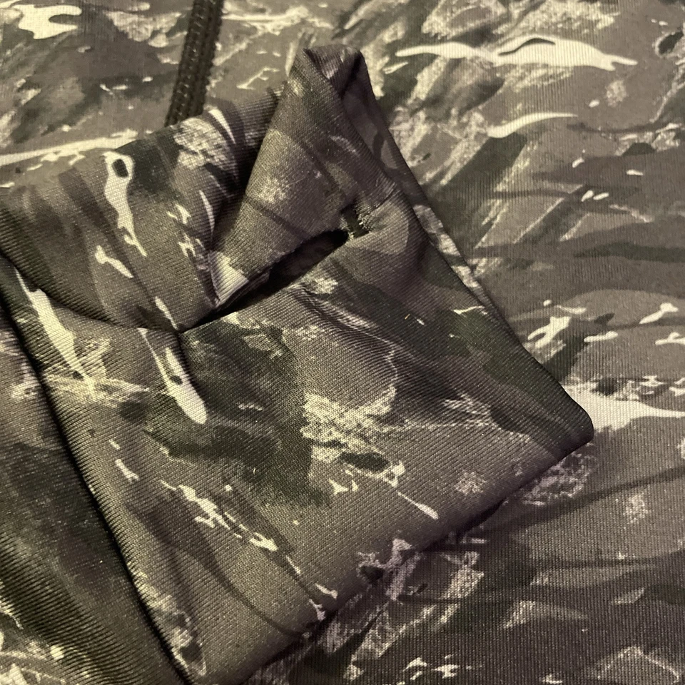 Top para mujer TERRAMAR Below Zero media cremallera rendimiento capa base camuflada W9210 talla mediana Foto 3 de 4